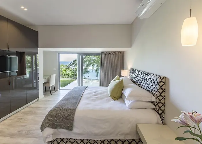 62 Camps Bay