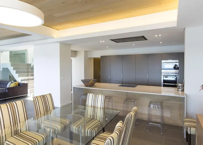 62 Camps Bay